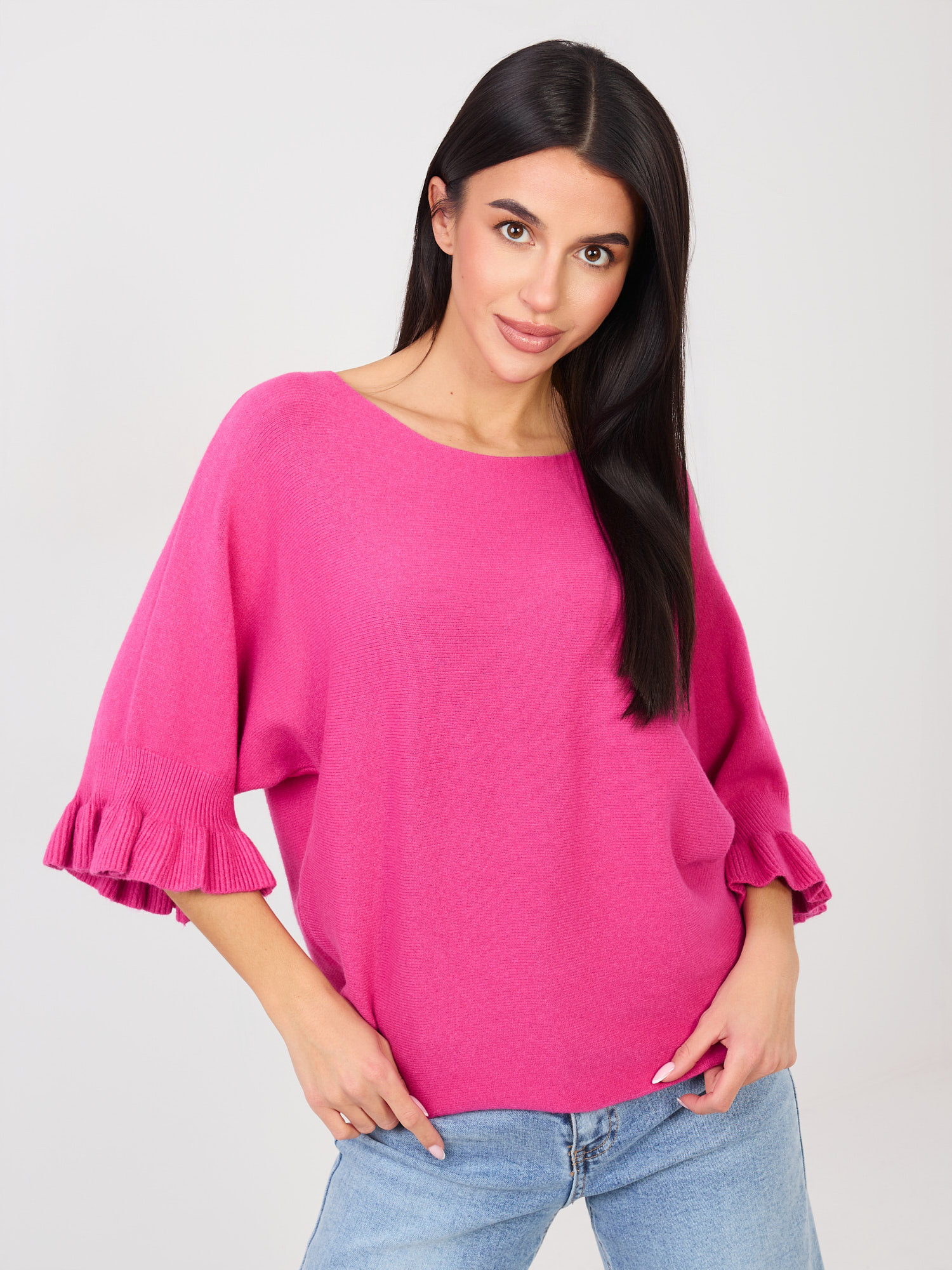 Sweter różowy z ozdobnym rękawem